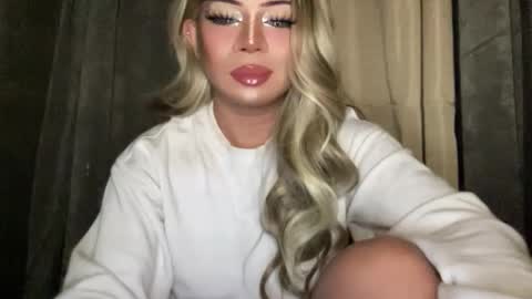 Snapshot of meetmehalfway888 chatting on 11, 10, 2025 GODDESS OF ALL GODDESSES online show from 11, 10, 2025