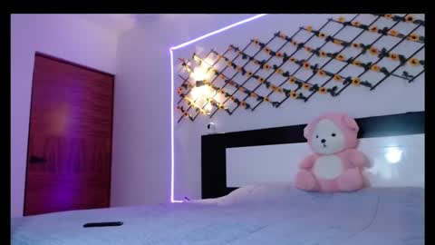 megam manze00 online show from 11, 11, 2025