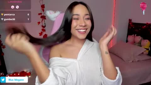 Snapshot of megan__blue chatting on 18, 11, 2025 Megan online show from 18, 11, 2025