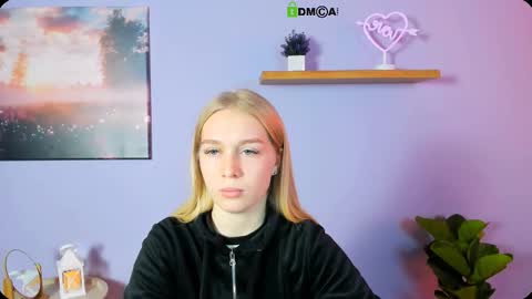 Snapshot of megan_cold chatting on 19, 10, 2025 megan_cold online show from 19, 10, 2025