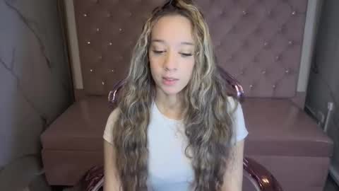 megan_collins_b online show from 18, 11, 2025