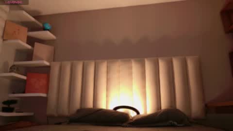     online show from 14, 10, 2025