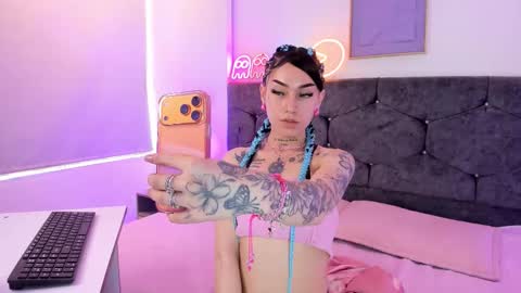 Snapshot of megan_morphy chatting on 27, 3, 2026 megan_morphy online show from 27, 3, 2026