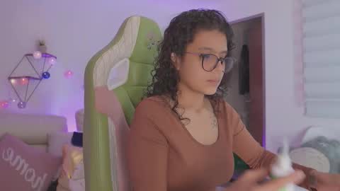 Snapshot of megan_ssmith_ chatting on 13, 11, 2025 MEGAN online show from 13, 11, 2025