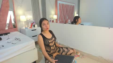 Snapshot of megan_sweetas chatting on 4, 12, 2025 Megan Sweet online show from 4, 12, 2025