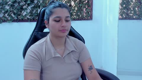 megan white 01  online show from 14, 1, 2025