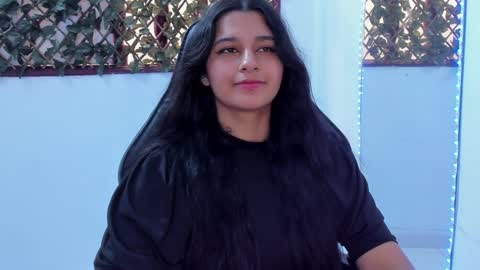 megan white 01  online show from 15, 1, 2025