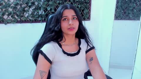 megan white 01  online show from 18, 1, 2025