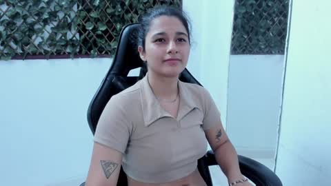 megan white 01  online show from 20, 1, 2025