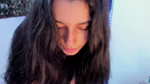 megan white 01  online show from 21, 1, 2025
