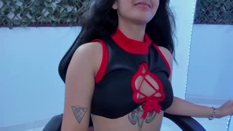 megan white 01  online show from 29, 1, 2025