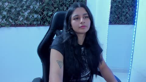 megan white 01  online show from 30, 1, 2025