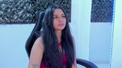 megan white 01  online show from 31, 1, 2025