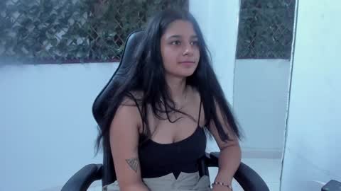 megan white 01  online show from 31, 1, 2025
