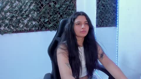 megan white 01  online show from 3, 2, 2025