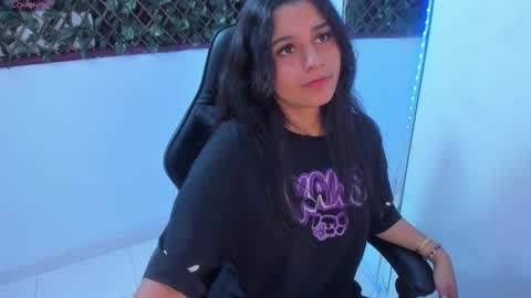 megan white 01  online show from 5, 3, 2025