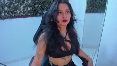 megan white 01  online show from 12, 3, 2025