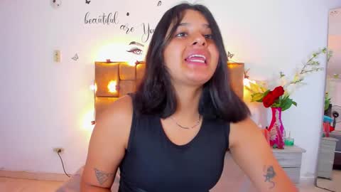 megan white 01  online show from 17, 9, 2025