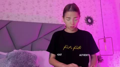 meganandtayler online show from 18, 11, 2025