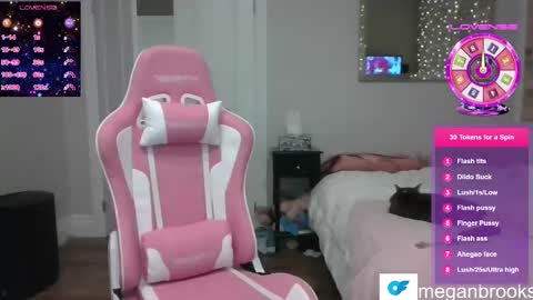 Snapshot of meganbrooks_ chatting on 21, 9, 2025 Megan Brooks online show from 21, 9, 2025