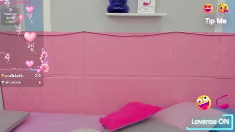 Megan Queen online show from 7, 3, 2025