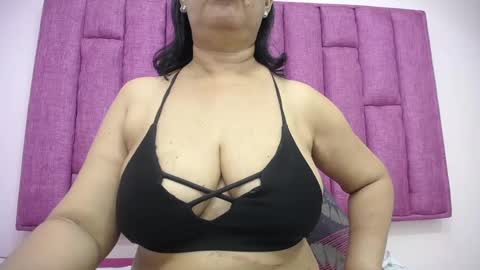 Snapshot of megatitsxxx chatting on 12, 12, 2024 milfpleasure online show from 12, 12, 2024