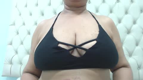 Snapshot of megatitsxxx chatting on 14, 12, 2024 milfpleasure online show from 14, 12, 2024