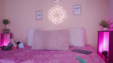 Snapshot of meggie_1j chatting on 12, 11, 2025 Meggie 1J online show from 12, 11, 2025