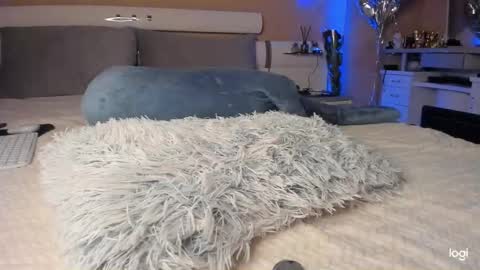  Start every day 2000 - 700 online show from 16, 10, 2025