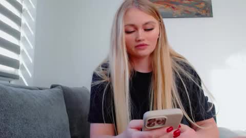 Snapshot of melani_a chatting on 20, 2, 2026 Melania online show from 20, 2, 2026