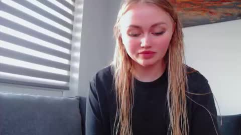 Snapshot of melani_a chatting on 10, 3, 2026 Melania online show from 10, 3, 2026