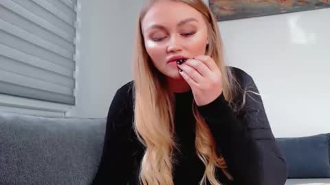 Snapshot of melani_a chatting on 12, 3, 2026 Melania online show from 12, 3, 2026