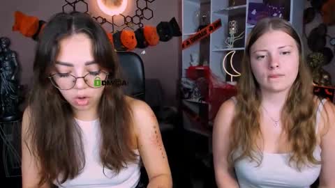 Snapshot of melani_bumm chatting on 23, 10, 2025 melani_bumm online show from 23, 10, 2025