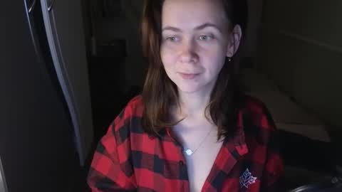 Snapshot of melania____ chatting on 24, 11, 2025 Mila online show from 24, 11, 2025