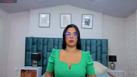 Melanny Amber online show from 5, 2, 2026
