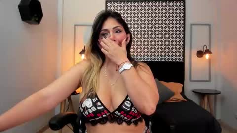 Snapshot of melanie_silver_ chatting on 17, 10, 2025 Melanie online show from 17, 10, 2025