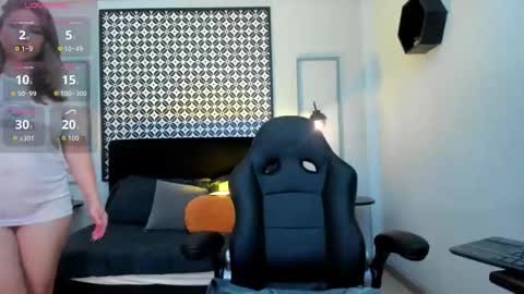 Snapshot of melanie_silver_ chatting on 11, 11, 2025 Melanie online show from 11, 11, 2025