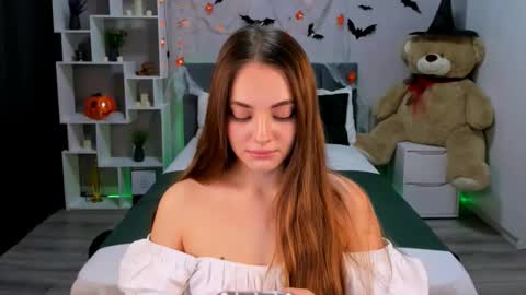 Snapshot of melaniealves chatting on 21, 10, 2025 MelanieAlves online show from 21, 10, 2025