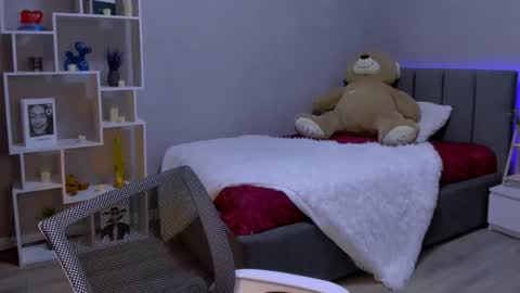 Snapshot of melaniealves chatting on 21, 11, 2025 MelanieAlves online show from 21, 11, 2025