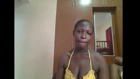 Snapshot of melanin_bae chatting on 15, 10, 2025 Baby online show from 15, 10, 2025