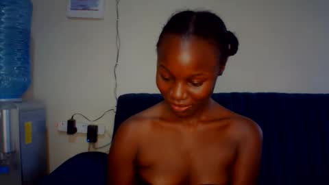 Snapshot of melanin_sassy96 chatting on 5, 3, 2026 bad lil shawry online show from 5, 3, 2026