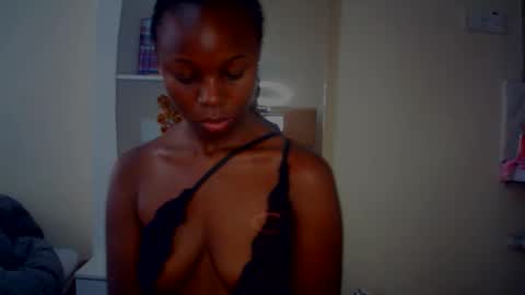 Snapshot of melanin_sassy96 chatting on 14, 3, 2026 bad lil shawry online show from 14, 3, 2026