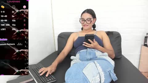melannie roses online show from 11, 9, 2025