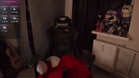 Snapshot of melante_s chatting on 14, 11, 2025 Ash online show from 14, 11, 2025