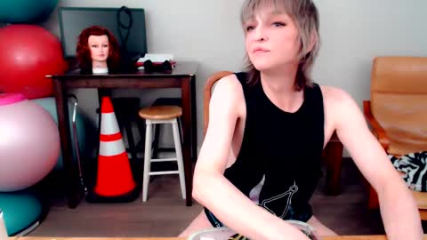 Snapshot of melhoho chatting on 7, 11, 2025 Snow Hobot online show from 7, 11, 2025