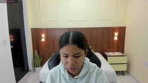 M E L I N A  online show from 28, 11, 2025