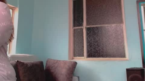 Snapshot of melinda_bob chatting on 16, 12, 2025 Melinda online show from 16, 12, 2025