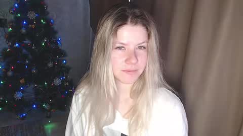 Melissa  Ray online show from 11, 12, 2024