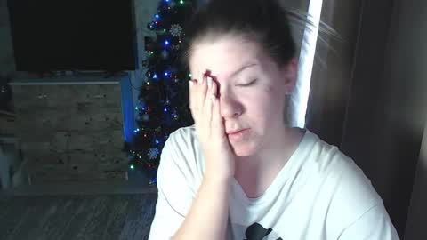 Melissa  Ray online show from 12, 12, 2024