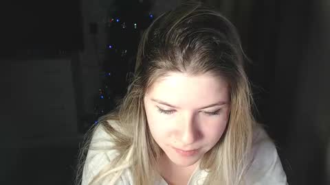 Melissa  Ray online show from 26, 12, 2024